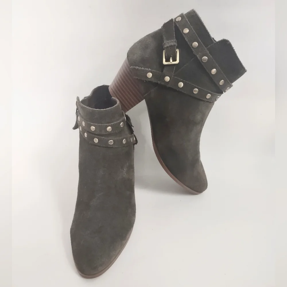Violet & Red Boots Olive Green Suede Ankle Strappy Booties Zip Sz 6M Studded EUC